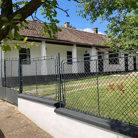 A Kis Paraszthaz Hébergement de vacances Kekesd